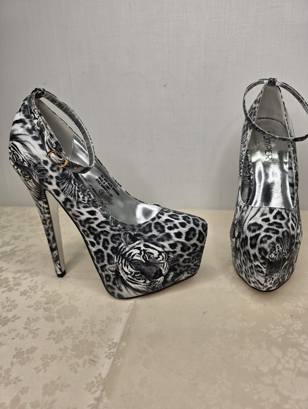 Bumper Black White Animal Tiger Print Platform Stiletto Heels Sz 7.5